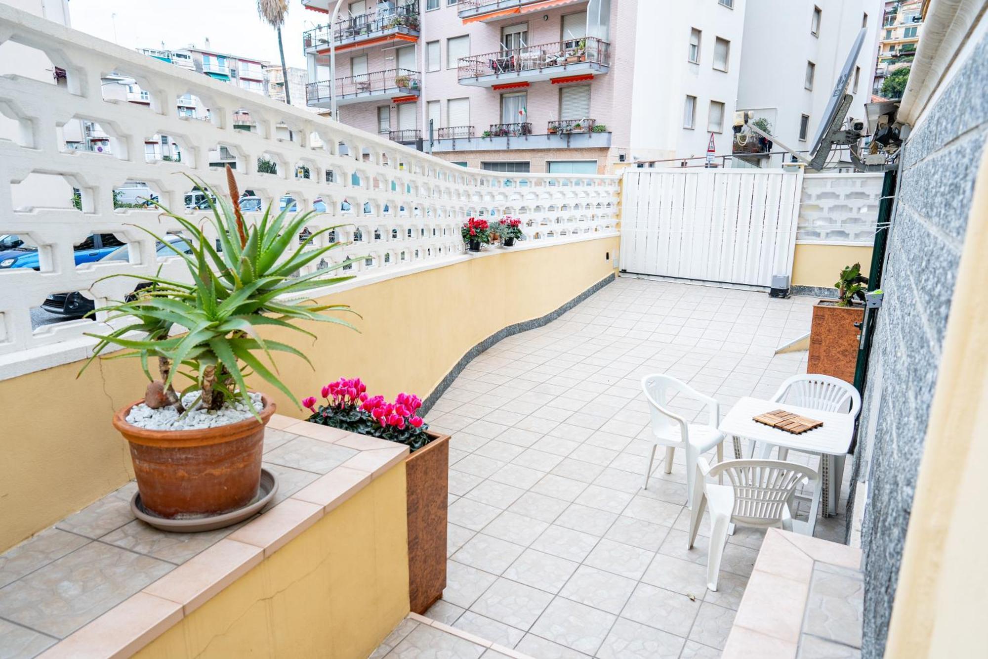 Casa Stefi Sunremo - Parcheggio Privato, 500 Mt Dalla Spiaggia Sanremo Esterno foto